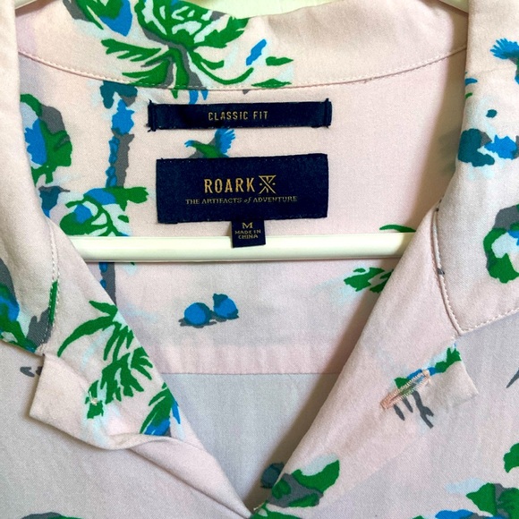 Roark short sleeve button down. Size medium. - Picture 2 of 3